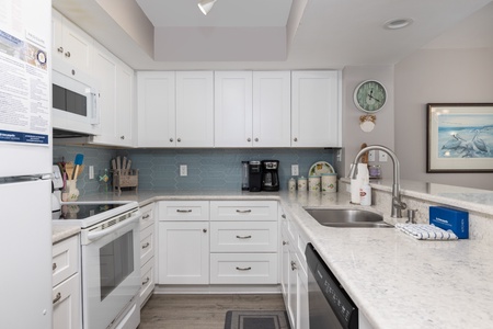 Sandy Pause features a fully equipped kitchen