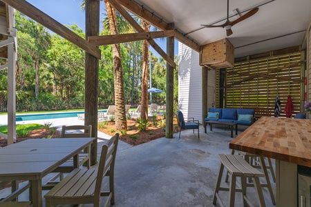 Your shaded outdoor bar is the perfect setting for outdoor gatherings