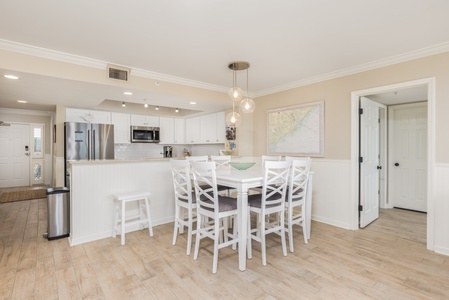 Dining Table/Breakfast Bar 2