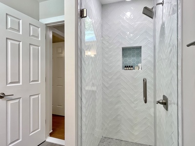 Upstairs Hallway Bathroom