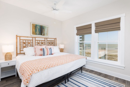 oceanfront king bedroom