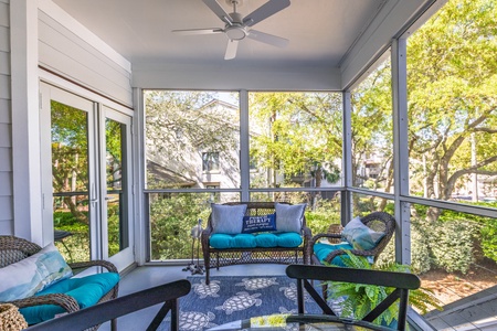 Screened-in Porch
