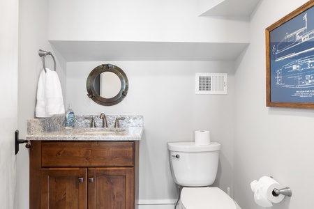 3rd Floor Oceanfront Media Bathroom