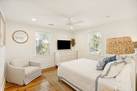 Queen Bedroom #2