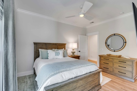 Upstairs Queen Bedroom