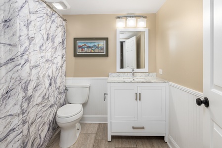 Queen En Suite Bathroom