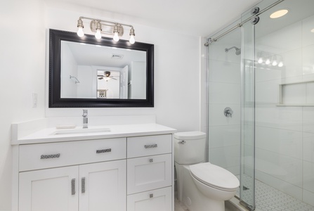 King Bedroom Ensuite Bathroom