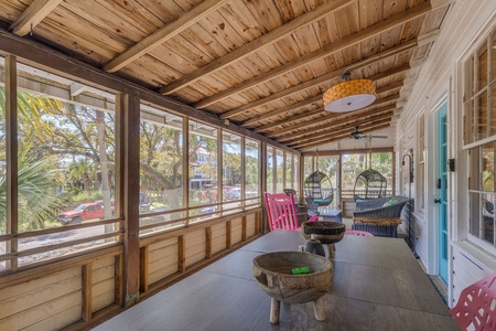 front screened porch seating