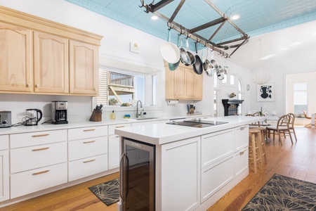 Cook your favorite island meals in your fully-equipped kitchen