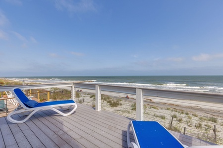 Oceanfront Main Deck