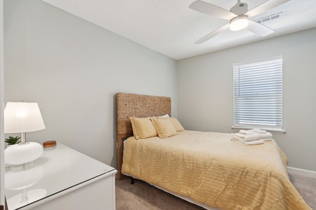 Second Floor Bedroom-Queen
