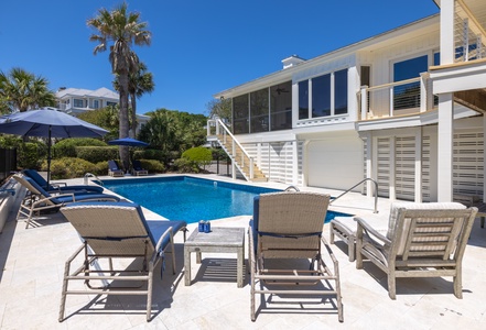 Plenty of Comfortable Pool Furniture