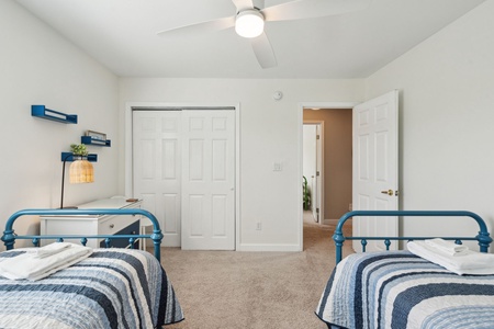Second Floor Bedroom-Twins