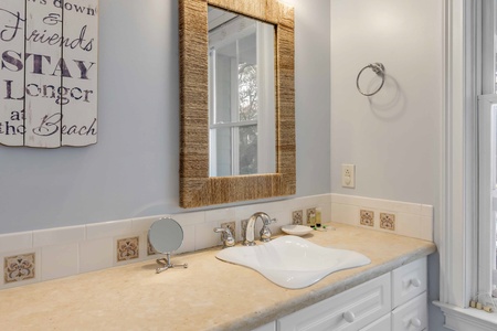 Queen En Suite Bathroom