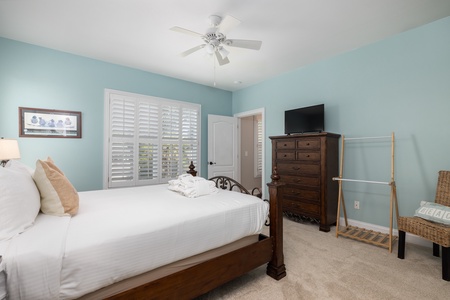 Queen Bedroom