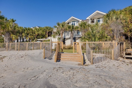 Sunset Point features its very own beach access
