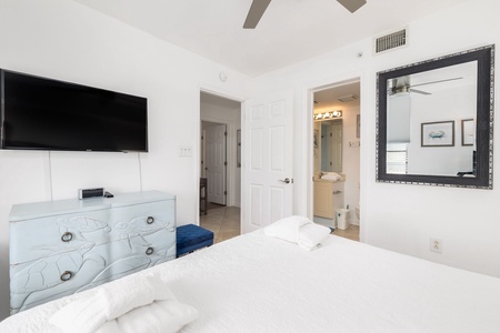 Queen Bedroom