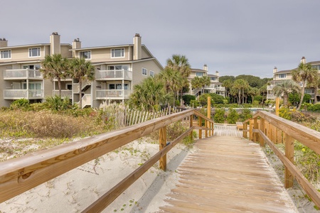 Enjoy the short stroll to the beach.