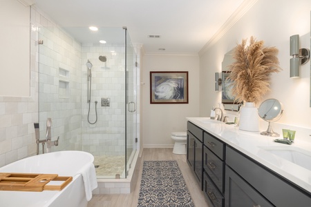 Primary en Suite Bathroom
