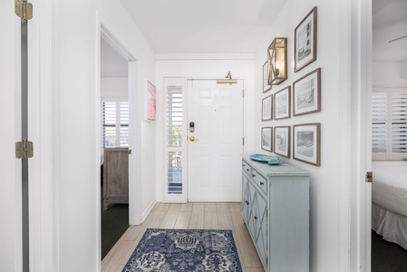 Entryway - Hall between King & Twin Bedrooms