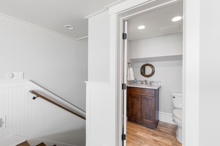 3rd Floor Oceanfront Media Bathroom