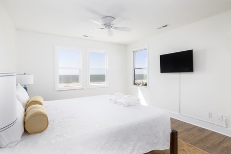 Oceanfront Queen Bedroom