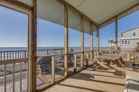 Screened in porch