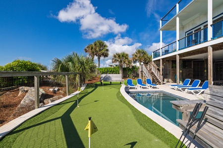 SurSea offers a one-of-a-kind putting green right in your backyard
