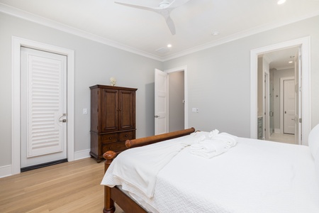 1st Floor Primary Bedroom