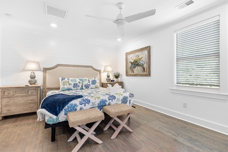 Sandy Cheeks features two king sized beds with en suite bathrooms