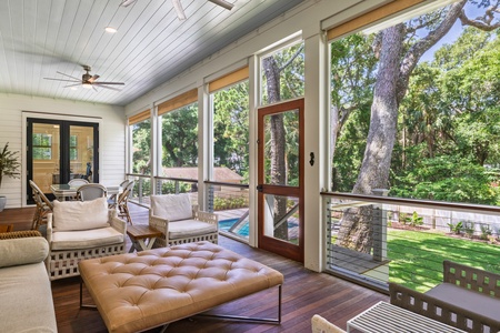 Take the screen door to your pool and backyard