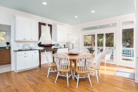 Dining area 1