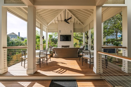 Unwind in your private covered outdoor dining