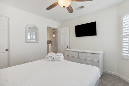 Upstairs Queen Bedroom