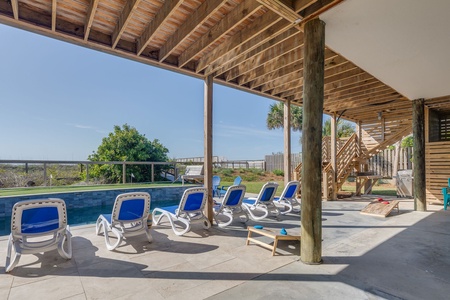 Oceanfront Poolside Loungers