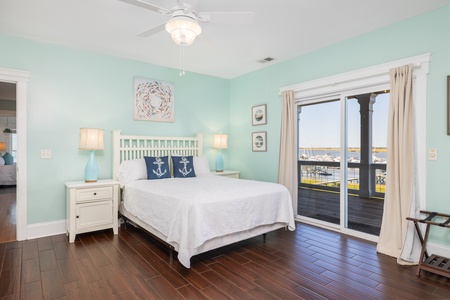Bedroom #4 | Second Floor Queen Bedroom - Riverside