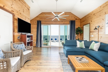 Oceanfront Top Floor Living Room