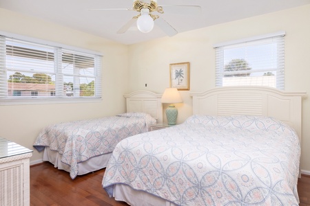 Your first floor queen and twin bedroom features an en suite Jack and Jill bathroom