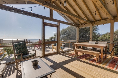 Screened porch 2