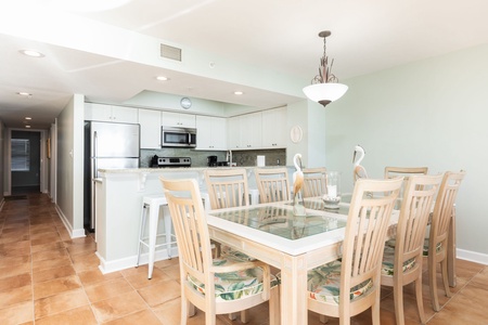 Dining room to kitchen