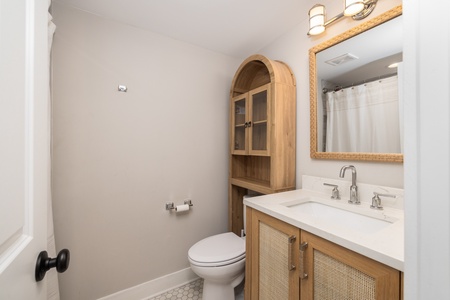 The twin bunk room has its very own en suite bathroom