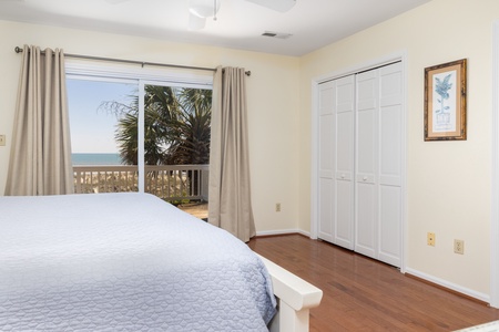 Wake up to lush, tropical views in your second floor king bedroom