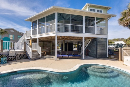 Private Pool with Ocean Views – Relax and enjoy the sparkling pool overlooking the Atlantic.