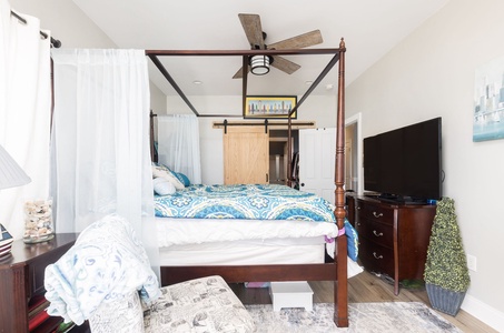 Oceanfront Queen Bedroom