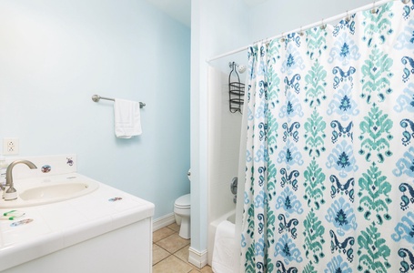 Downstairs Queen Bedroom En Suite