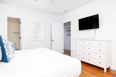 Upstairs Primary King Bedroom
