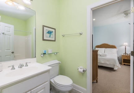 Jack and jill bathrooom