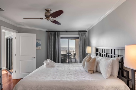 Enjoy waking up to the ocean