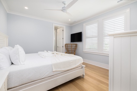2nd Floor King Bedroom
