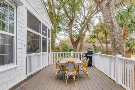 Outdoor Dining Area